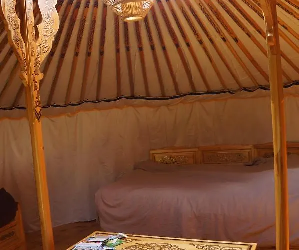 Yourtes Du Bocage 山林小屋